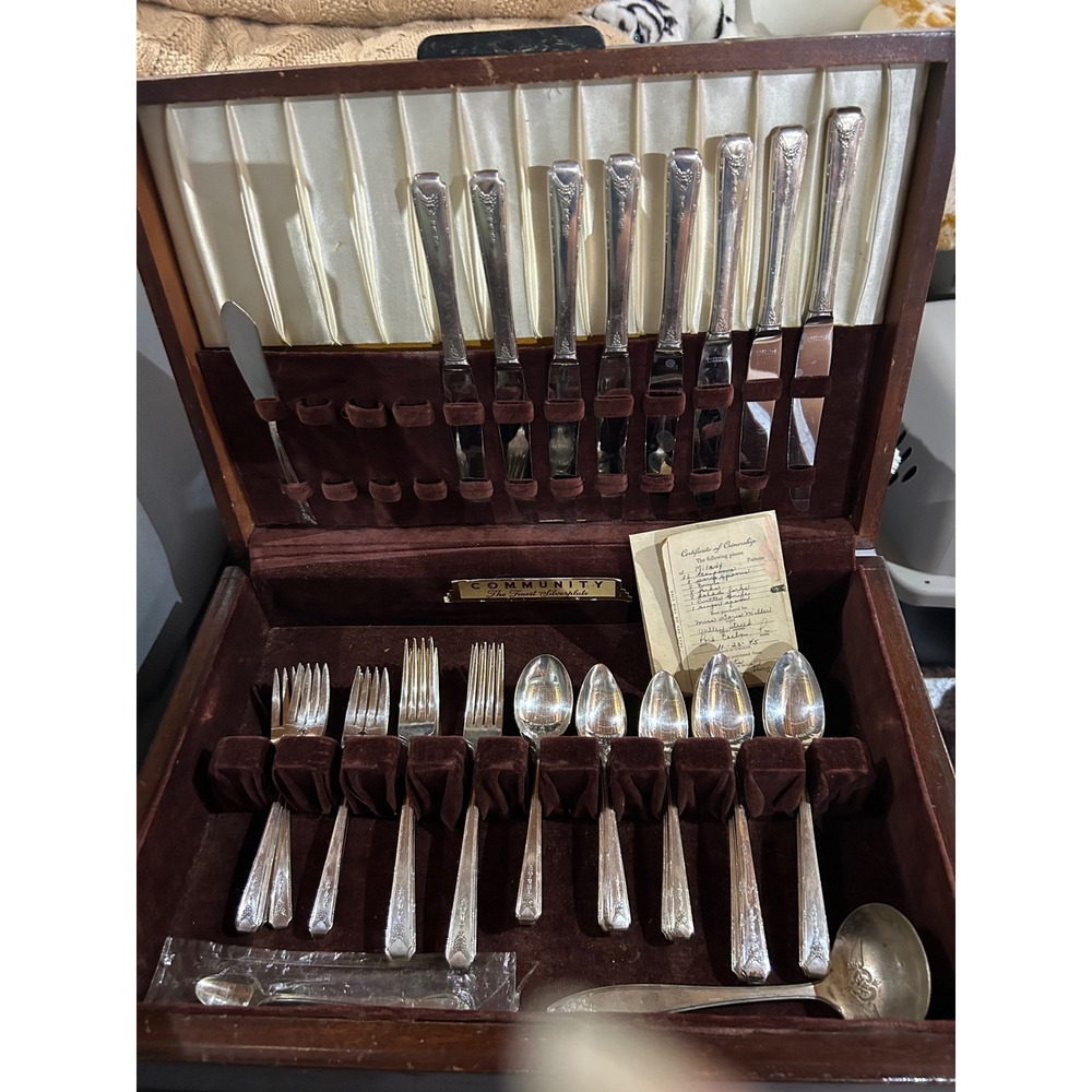 Vintage Community Silverplate Milady Flatware Set 48pc  with Wood Chest 1945